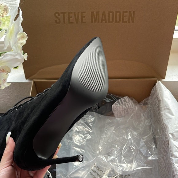 NIB Steve Madden Booties - Picture 2 of 8